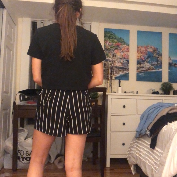 Black & White striped shorts - Picture 3 of 6
